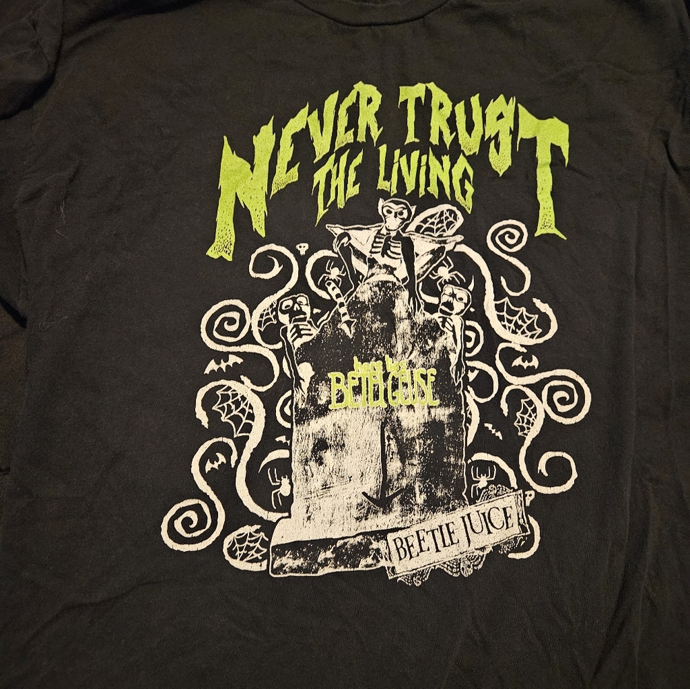 Beetlejuice Never Trust The Living Tshirt 2xl